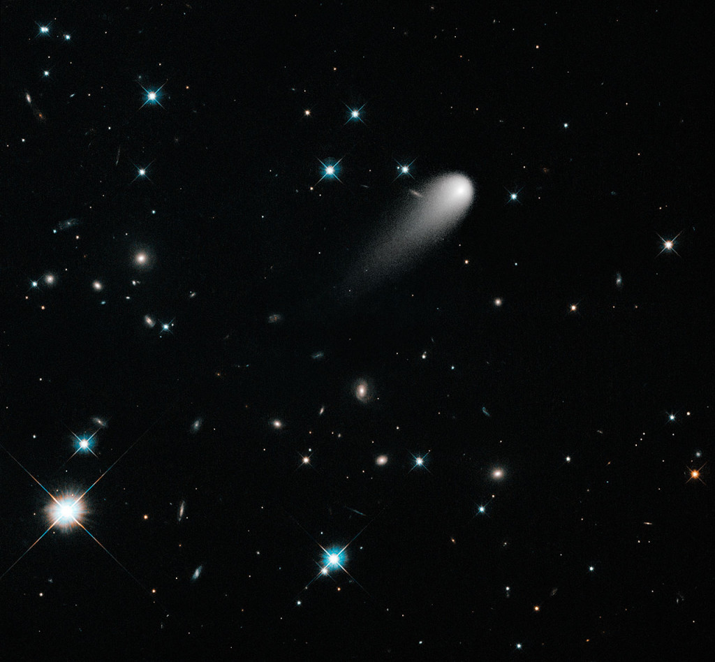 Hubble images Comet Ison April 2013